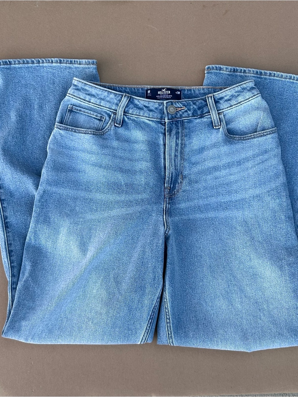 Hollister Women’s Medium Light Blue Relaxed Jeans